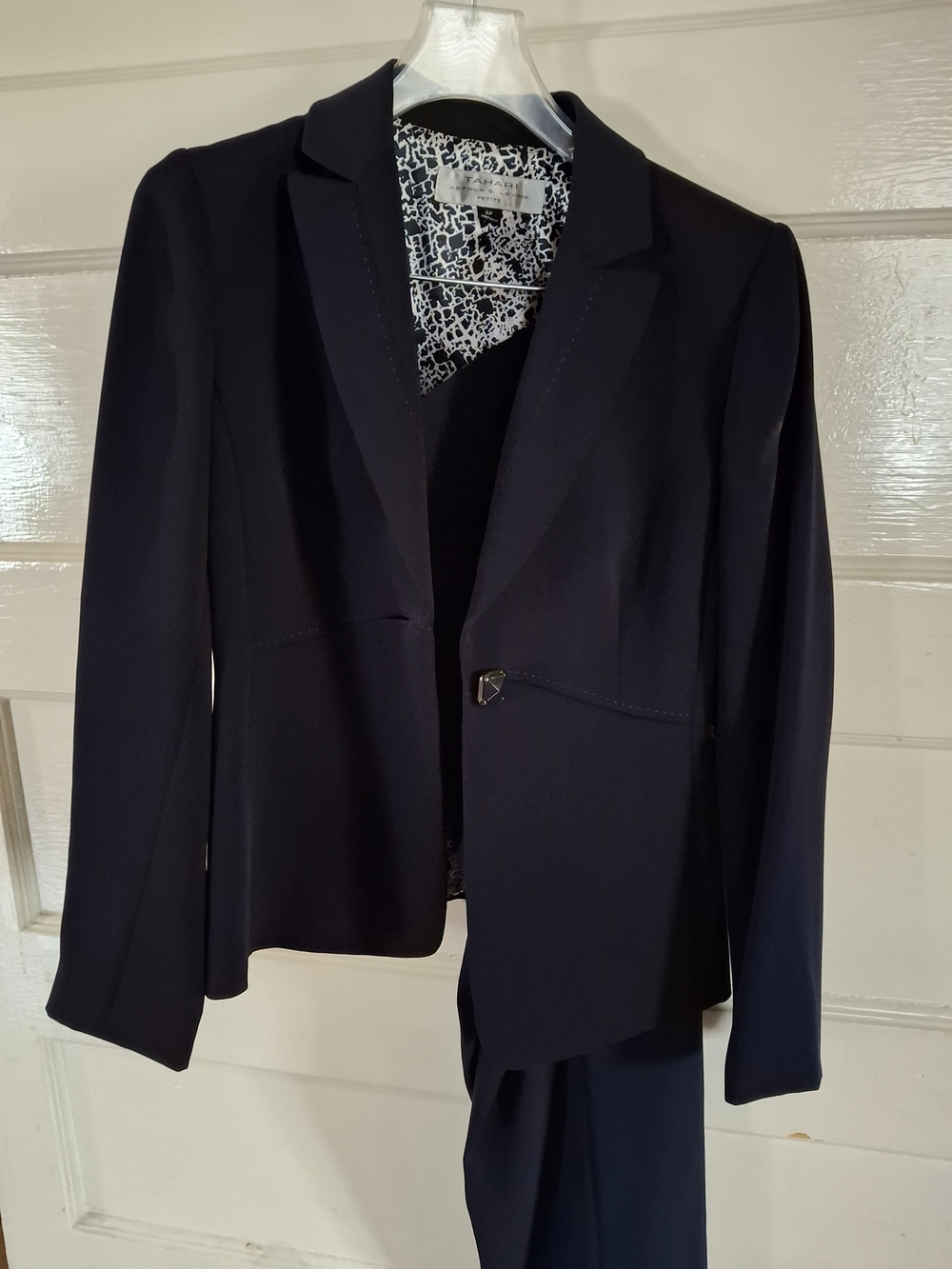 Tahari Arthur S. Levine Petite 2P Navy Two-Piece Blazer & Pants Suit
